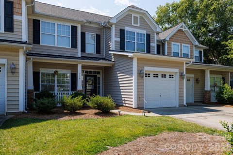 334 Rose Garden Court active home in Millwood Plantation, Rock Hill, SC