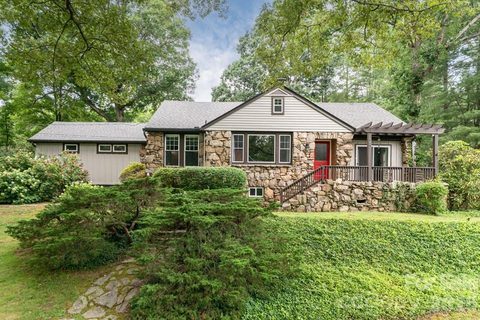 25 Mineral Springs Road active home in Kenilworth, Asheville, NC