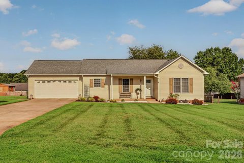 1425 Farmington Hills Drive sold home in Farmington Hills, Conover, NC