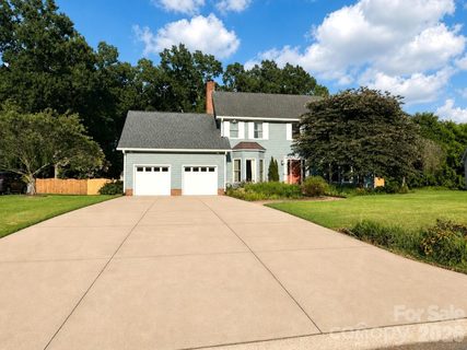 3375 Blue Jay Pass active home in Quail Ridge, Fort Mill, SC