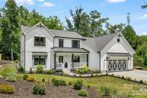 Homes in Old Applewood Hollow, Hendersonville