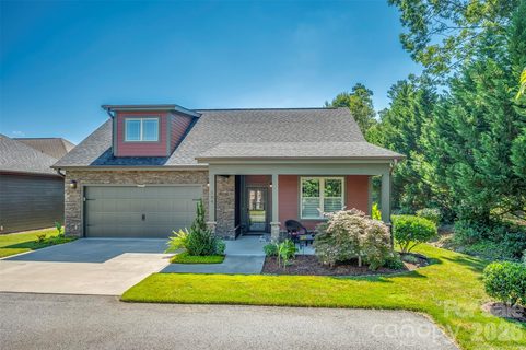 584 Summerfield Place sold home in Orchards Of Flat Rock, Flat Rock, NC