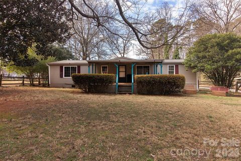 5727 Thompson Road active home in Springlake, Charlotte, NC