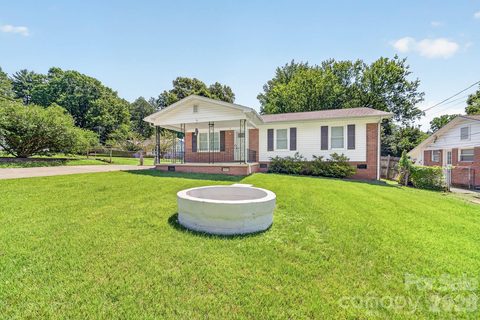 4723 Northaven Drive active home in Shady Glen, Charlotte, NC