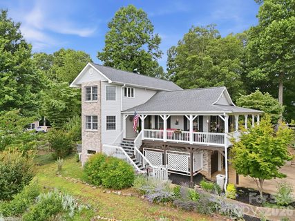 241 Alta Vista Drive pending home in Windwood Park, Candler, NC