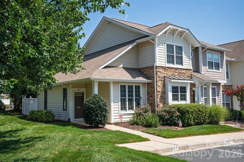 207 Dawn Mist Lane active townhome in Fieldstone, Fort Mill, SC