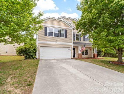 1525 Ladora Drive active home in Dilworth Chase, Charlotte, NC