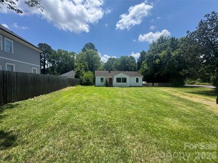 5410 Closeburn Road pending lot in Glenkirk, Charlotte, NC