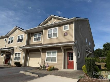 93 Foxden Drive active condo in Fox Glen Condominium, Fletcher, NC