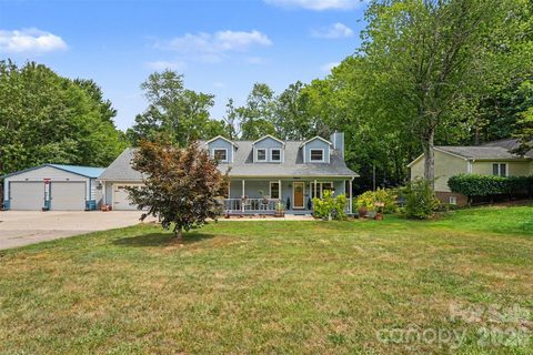 1446 32nd Street Court sold home in Stoneridge, Conover, NC