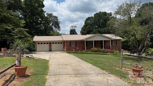 3858 Dover Street pending home in Woodland Oaks, Claremont, NC