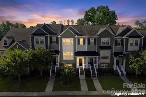 513 Dulaney Drive active townhome in Cameron Creek, Fort Mill, SC