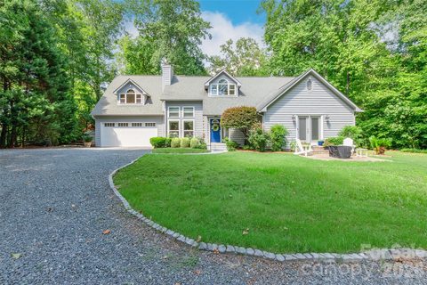 1326 Clifflure Lane active home in Clifflure Estates, Fort Mill, SC