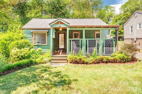 78 Morris Street pending home in West Asheville, Asheville, NC