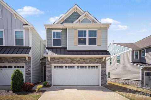 6423 Kinder Lane pending townhome in Walnut Creek, Lancaster, SC