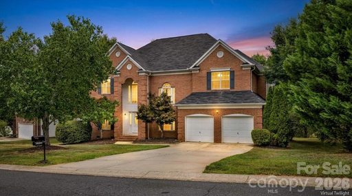 12616 Bannock Drive pending home in Glenfinnan, Charlotte, NC