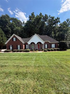 923 Gristmill Drive pending home in Miller Pond, Rock Hill, SC