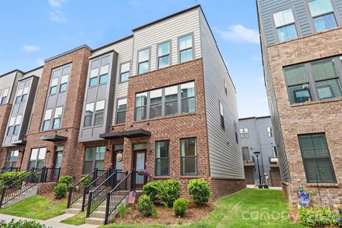 1018 Simcoe Lane active townhome in Southrail Station, Charlotte, NC