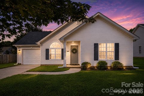1910 Olsen Lane pending home in Faires Farm, Charlotte, NC