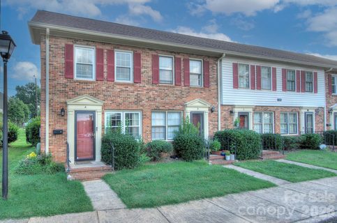 6242 Old Pineville Road active home in Carriage House, Charlotte, NC