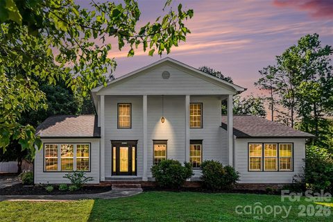 Homes in Wimbledon Acres, Dallas