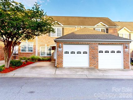 4326 Laurel Hill Lane pending home in Adare Townhomes, Charlotte, NC