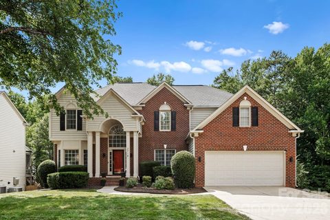 2718 Peverell Lane active home in Providence Plantation, Charlotte, NC