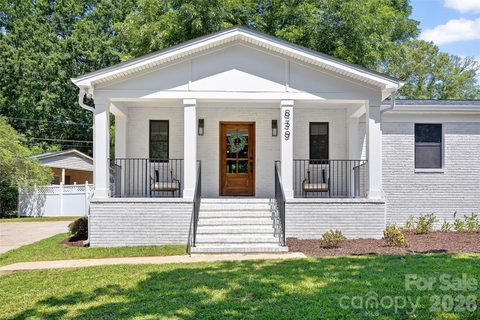 839 Montford Drive pending home in Madison Park, Charlotte, NC