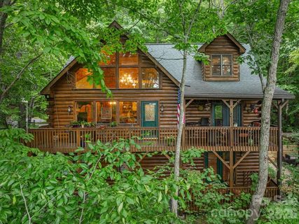 30 Rhododendron Drive sold home in Smoky Mountain Retreat, Waynesville, NC