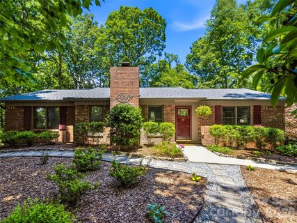 518 Starmount Lane pending home in Haywood Knolls, Hendersonville, NC