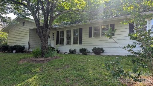 A home in Pineview Lakes