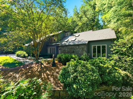 414 Stonecroft Drive active home in Stonecroft Estates, Lenoir, NC