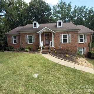 8537 Furrier Drive active home in Sardis Forest, Charlotte, NC