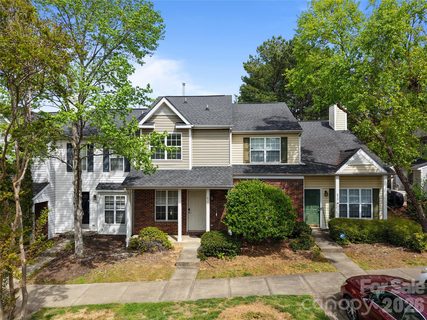 622 Emerald Cove Drive pending townhome in Glenwater At University Place, Charlotte, NC