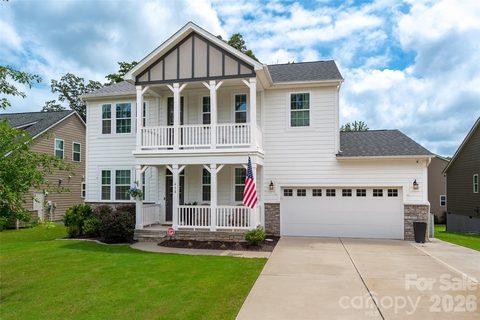Lake Crest, Clover