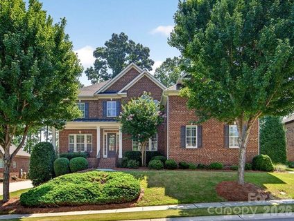 Previously sold for $954,700
