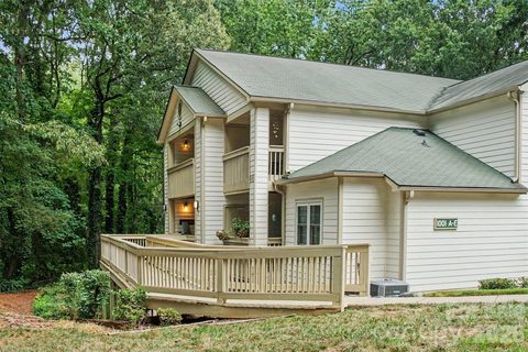 1001 Churchill Downs Court pending home in Churchill Downs, Charlotte, NC