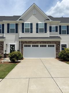 10434 Dalton Woods Court active townhome in Dalton Woods, Huntersville, NC
