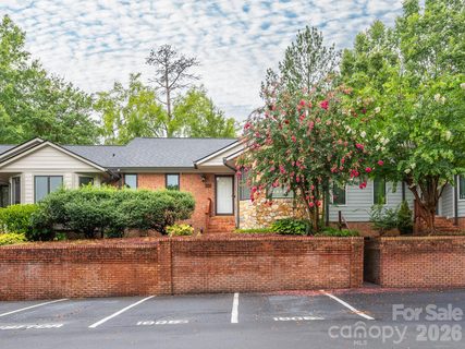 1005 Kenilworth Court pending condo in Ridgeview, Concord, NC