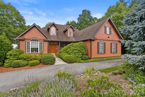 100 Crestgrove Drive active home in Kenmure, Flat Rock, NC