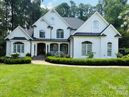 16717 Yardarm Lane pending home in The Peninsula, Cornelius, NC