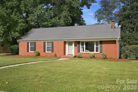 4712 Fairheath Road active home in Laurelwood, Charlotte, NC