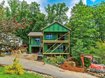 23 Village Overlook Loop pending home in Bee Tree Village Cliffside, Swannanoa, NC