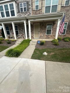 10024 Hemingway Place active home in Gatsby, Charlotte, NC