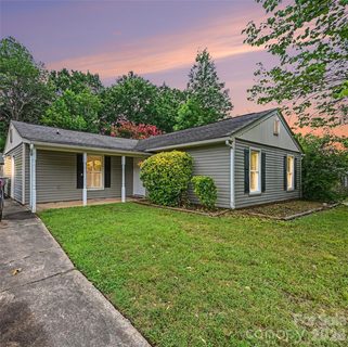 6200 Dwightware Boulevard sold home in Eastwoods, Charlotte, NC