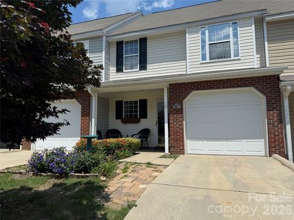 1730 Eagle Ridge Drive active home in Lexington Commons, Rock Hill, SC