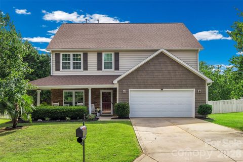 3339 Kingshire Way active home in Mill Creek Falls, Clover, SC