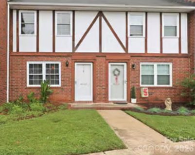 1300 Larchmont Place pending condo in Wiltshire Village, Salisbury, NC