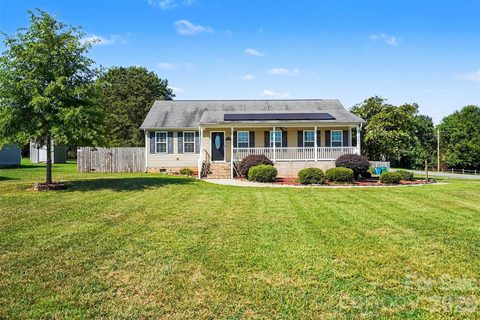 5312 Willow Run Drive sold home in Hampton Meadows, Monroe, NC