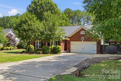 7254 Pine Ridge Drive pending home in Sandpiper Bay, Denver, NC